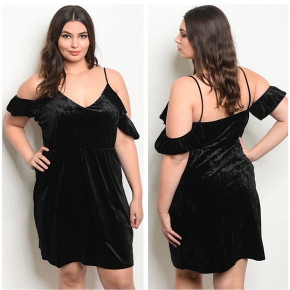 Zenobia Dresses & Skirts - Zenobia Black Velvet Off the Should Mini Dress size 3X